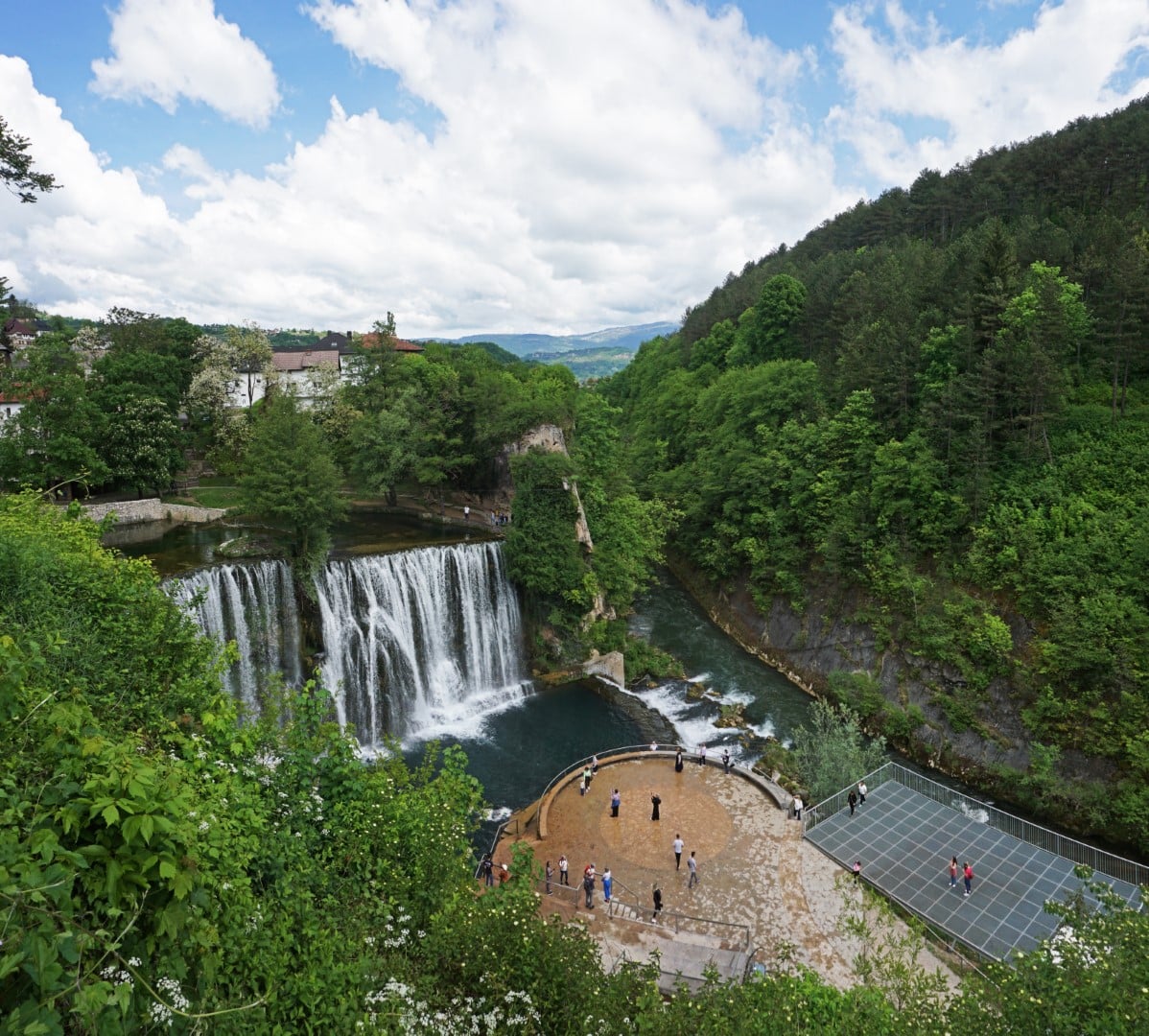 Kraljevski grad Jajce i smaragdna Plivska jezera – 13.9.2025.